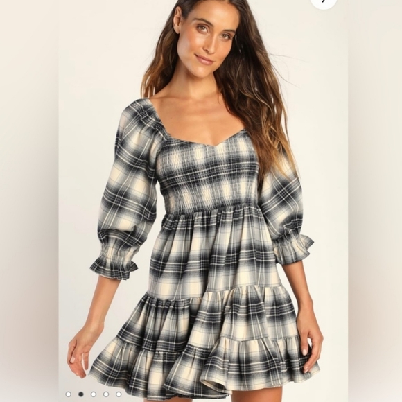 Lulu's No One Cuter Navy & White Plaid Puffed Sleeve Tiered Mini Dress M Western - Picture 3 of 11